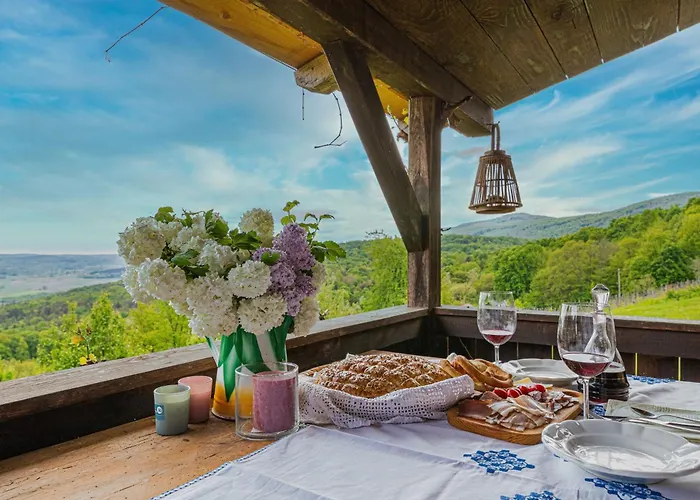 Tiny House For Two - Happy *